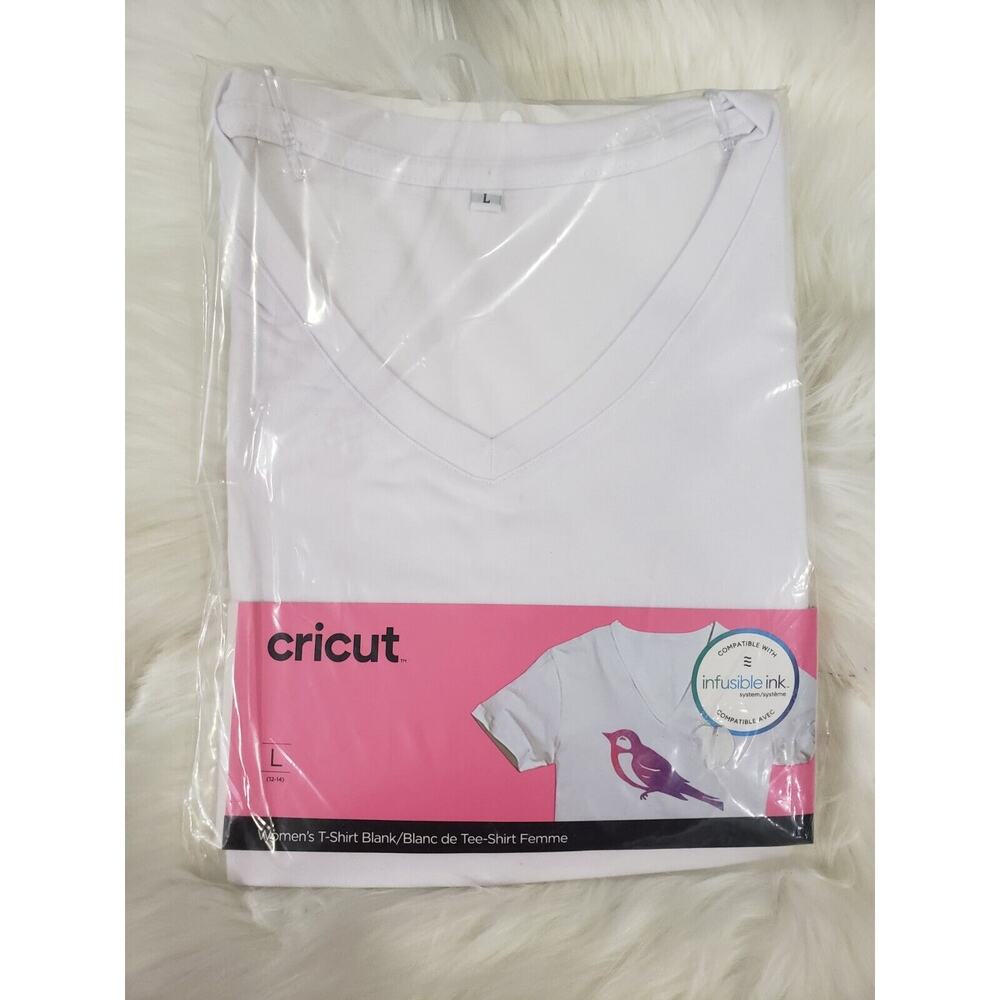 NEW cricut womens shirt Large solid v-neck short sleeve invisible ink
